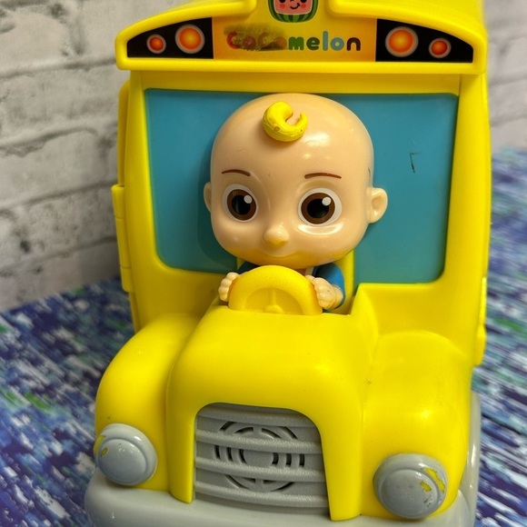 CoComelon Musical Learning Bus Number and Letter Recognition Phonetics - Picture 8 of 17